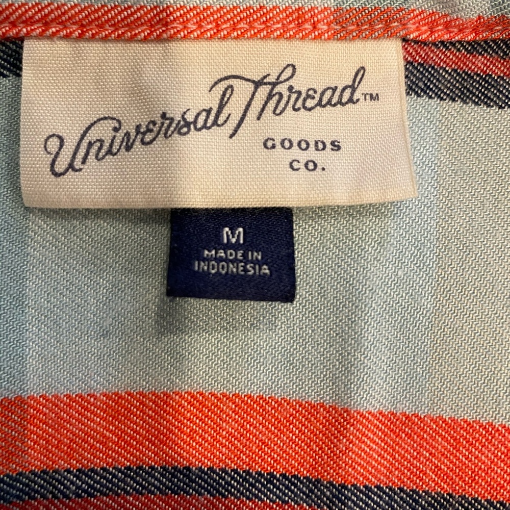 Button down top - Picture 3 of 4